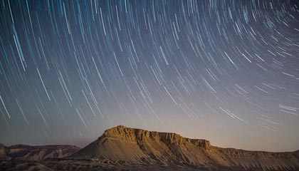 开云-铆足了劲！达米安·琼斯欲隔扣克里斯用力过猛砸飞